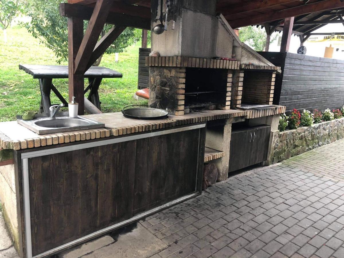 Villa Oaza Apusenilor Calarasi  Esterno foto