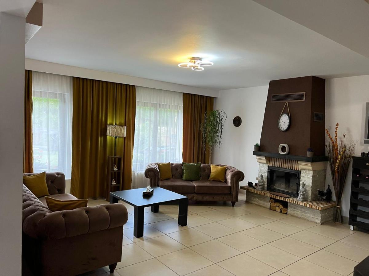 Villa Oaza Apusenilor Calarasi  Esterno foto