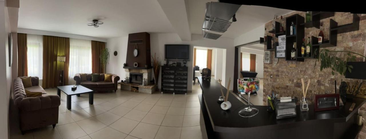 Villa Oaza Apusenilor Calarasi  Esterno foto